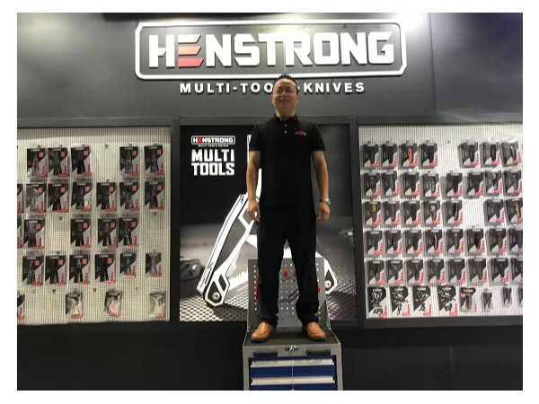 德資企業(yè)考察團(tuán)隊走進(jìn)工具柜廠家天金岡，實地考察工廠！