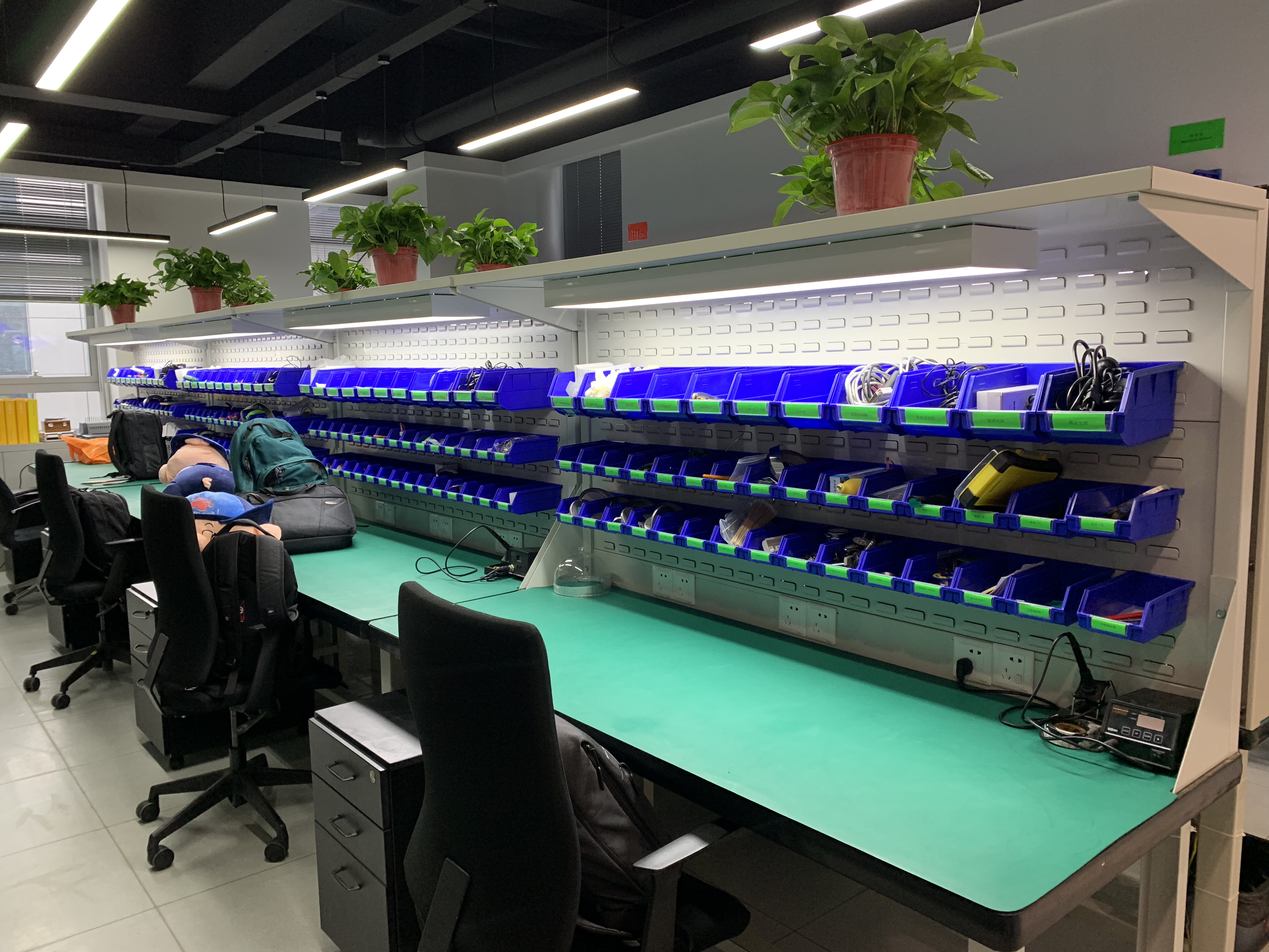 鉗工操作臺定做哪家好？