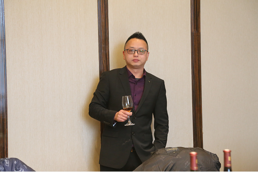 昆山天金岡總經(jīng)理常金標(biāo)先生當(dāng)選牛商匯昆山分會(huì)副會(huì)長(zhǎng)