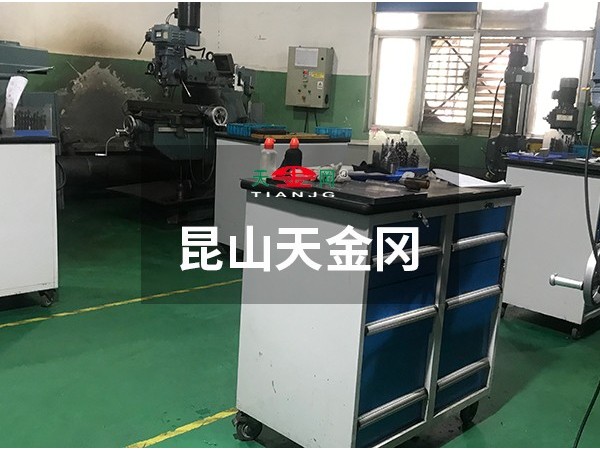 工具柜廠家哪家好，大家都選綠色環(huán)保-天金岡！