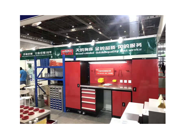工具柜廠家天金岡參展上海國際五金展第一天，人氣爆棚！